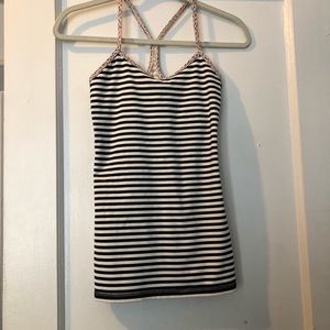 Lululemon Power Y Sz 4 ✨ Black & White Stripes ✨